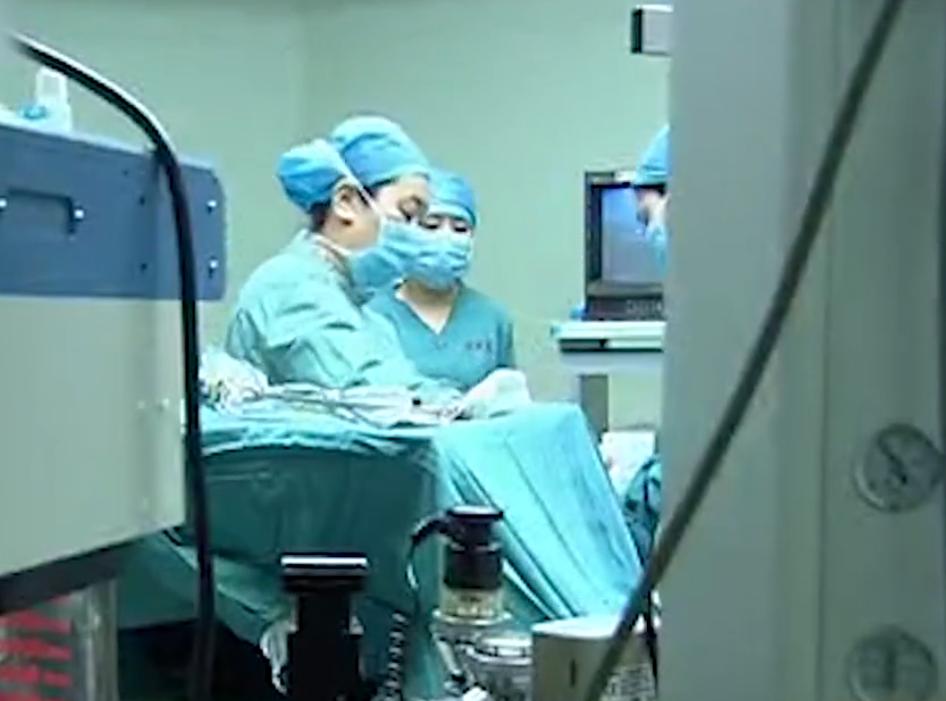 真实故事女子意外怀孕,女子突然肚子痛怀孕小产