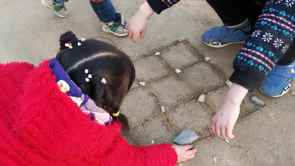 重庆山村被杀男孩,重庆一个村子离奇死亡事件