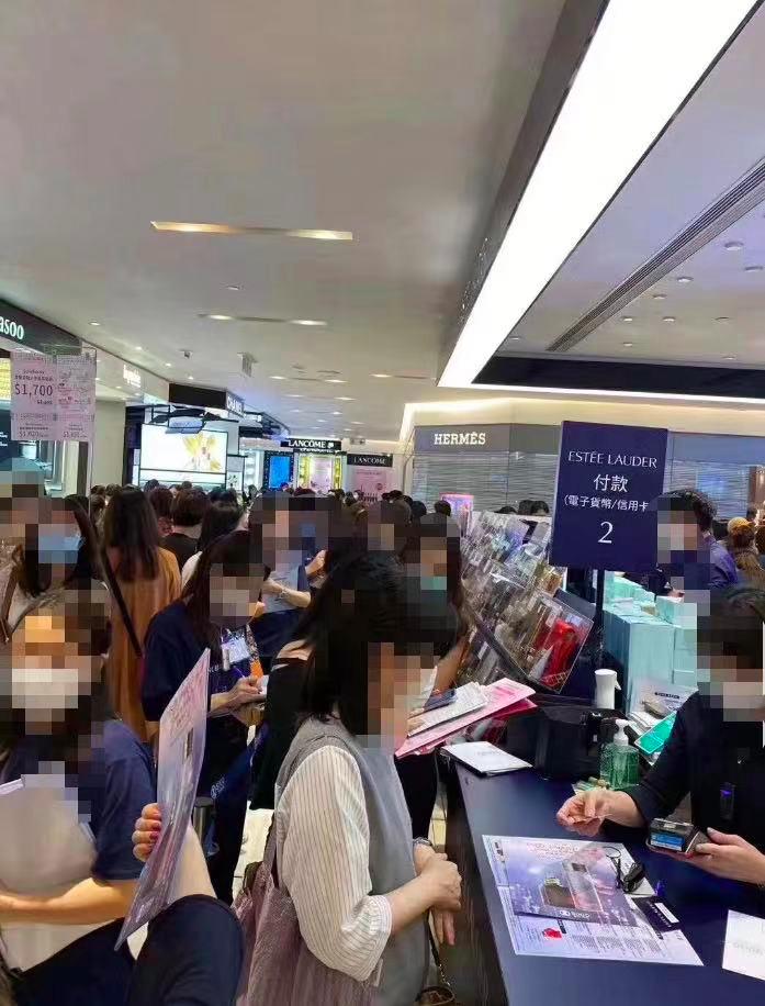 暴亏13亿，惨变空城！爆火20年的香港巨头，被内地游客抛弃了