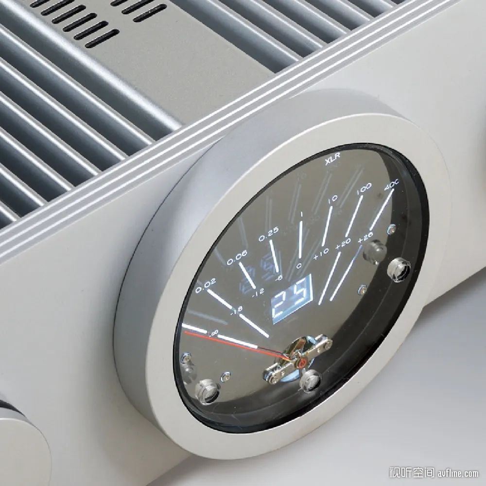 领略德国音响文化精髓：B.M.C.AudioDAC1解码前级、M3单声道后级