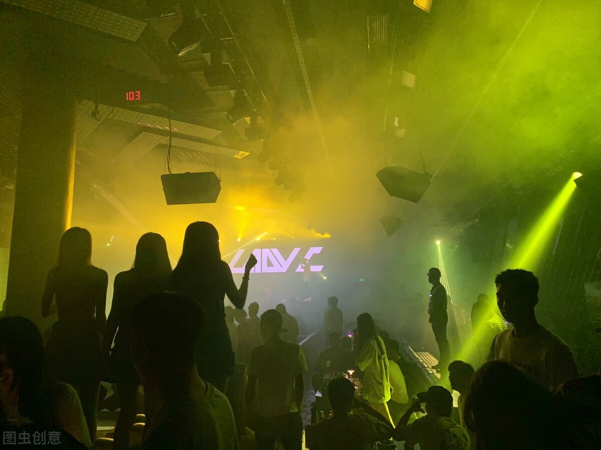 郑州有哪些娱乐场所,从高人气到衰弱的网红店经历