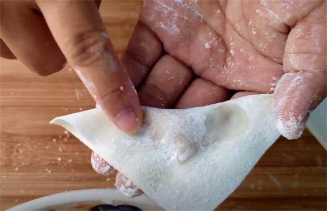 包馄饨不会散的最简单方法,不会包饺子怎么办教你第五种包法