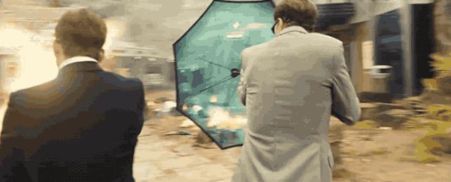 国产伞界“黑马”崛起！突破传统雨伞设计，风雨越大越显厉害