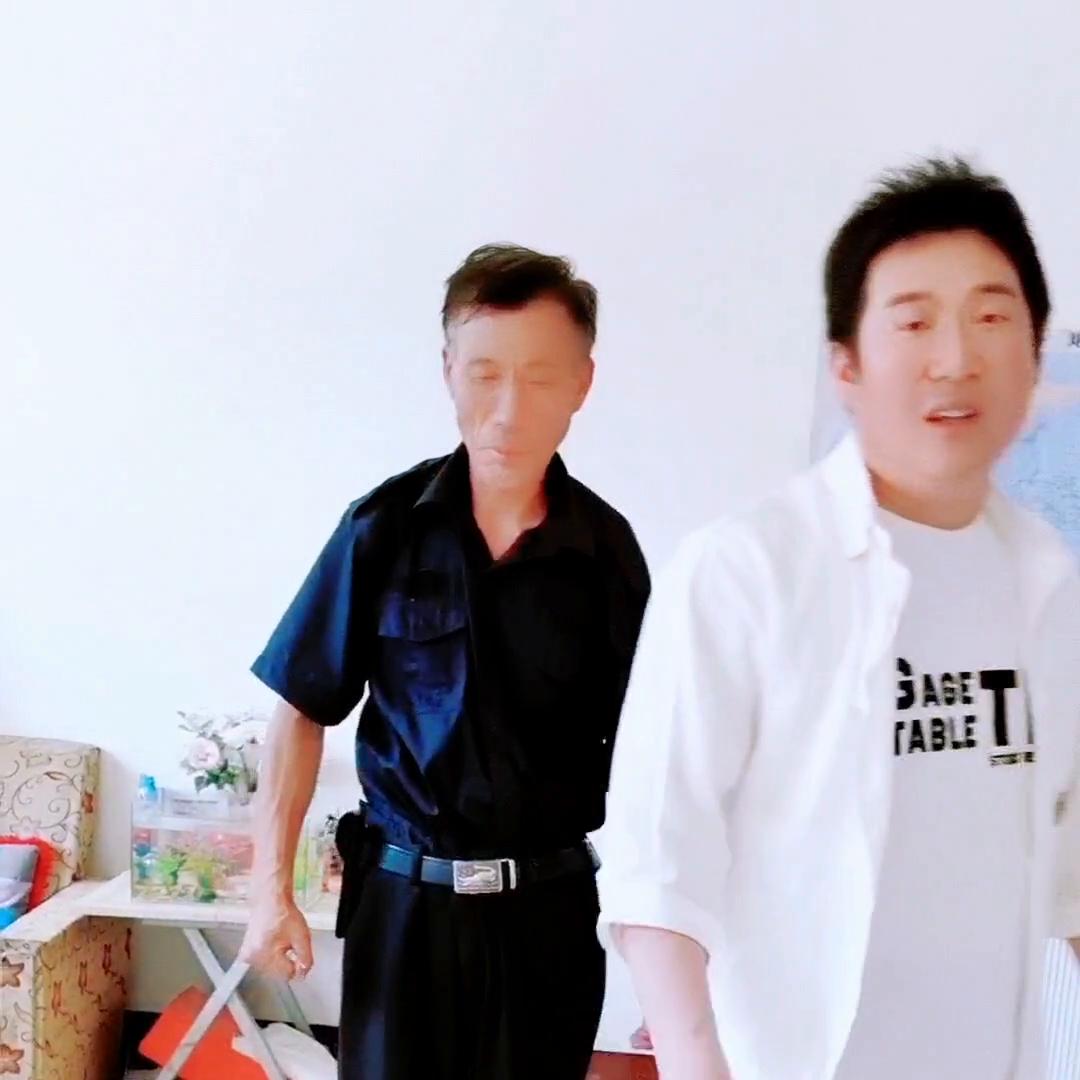 因刀具不能过审，用螺丝刀做道具，分享一个防卫小妙招#双...