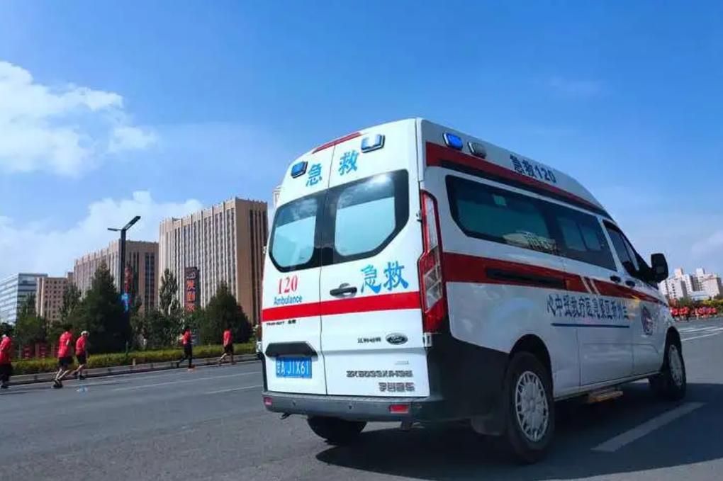 贵州一男子开玩笑险些把邻居笑死,贵州小伙讲的什么笑话把人笑死了