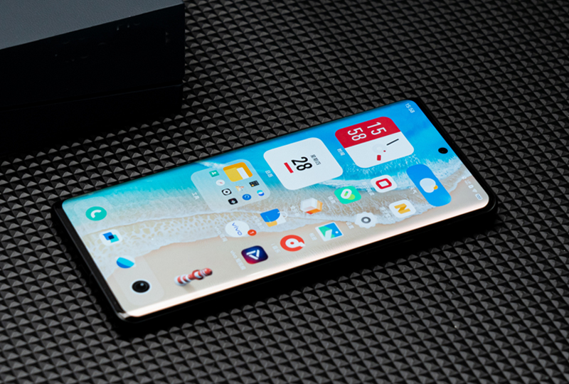 何必等618，这四款手机降价幅度大，旗舰处理器流畅用5年