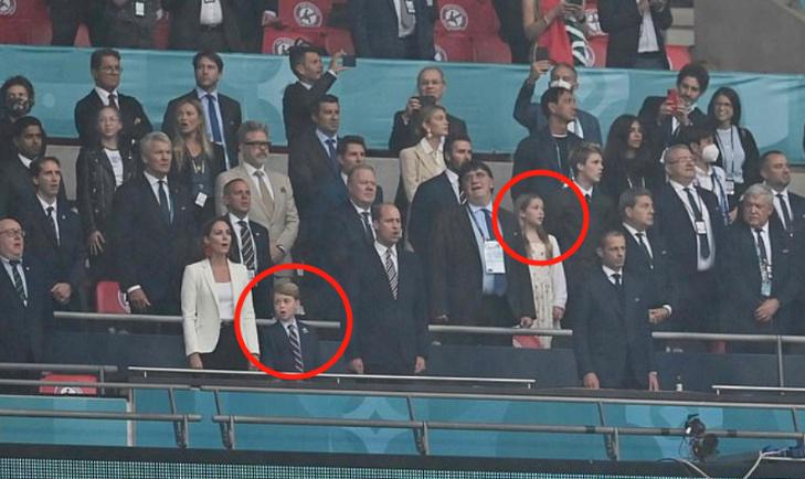 小七漂亮还是苏瑞漂亮,星二代和父母的差距