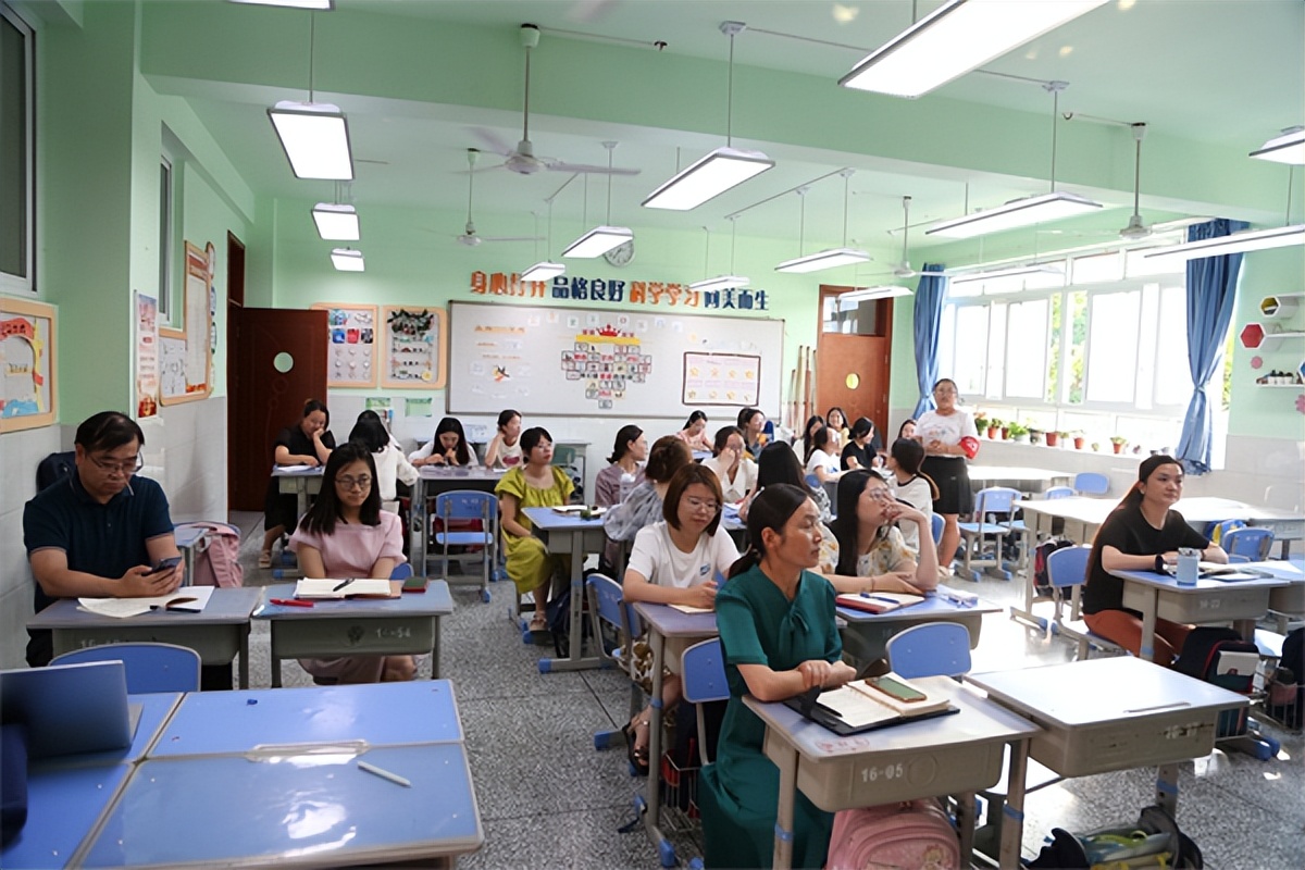 新入职老师感悟分享,对于教师入职指南的认识和体会