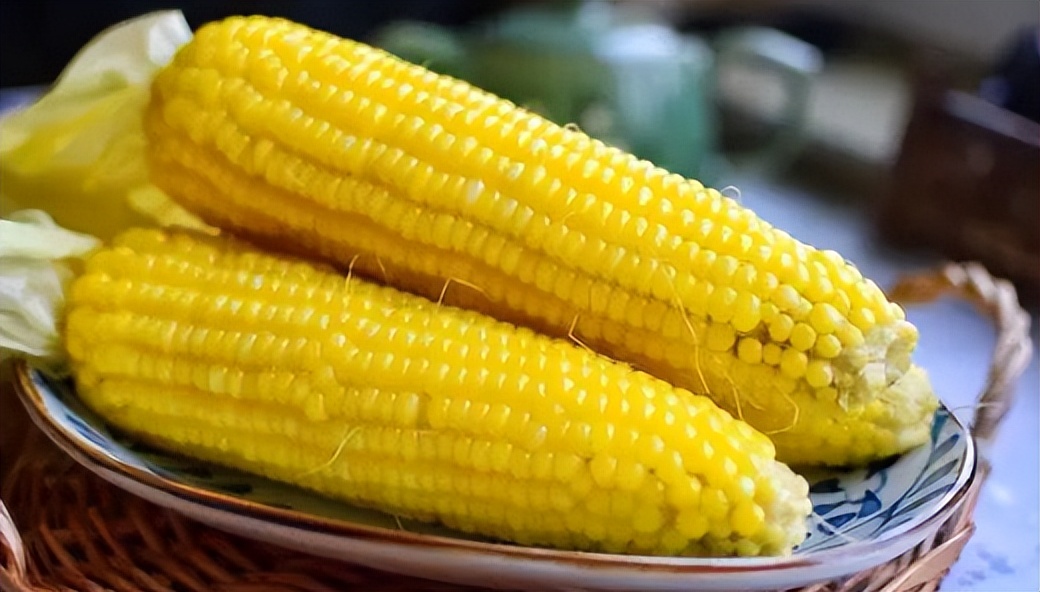 晚餐少吃米饭馒头多吃五种食物,中老年人早餐应吃点什么有营养