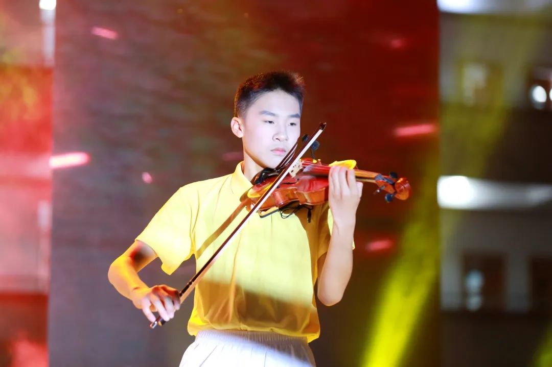 八斗扬帆，为梦起航