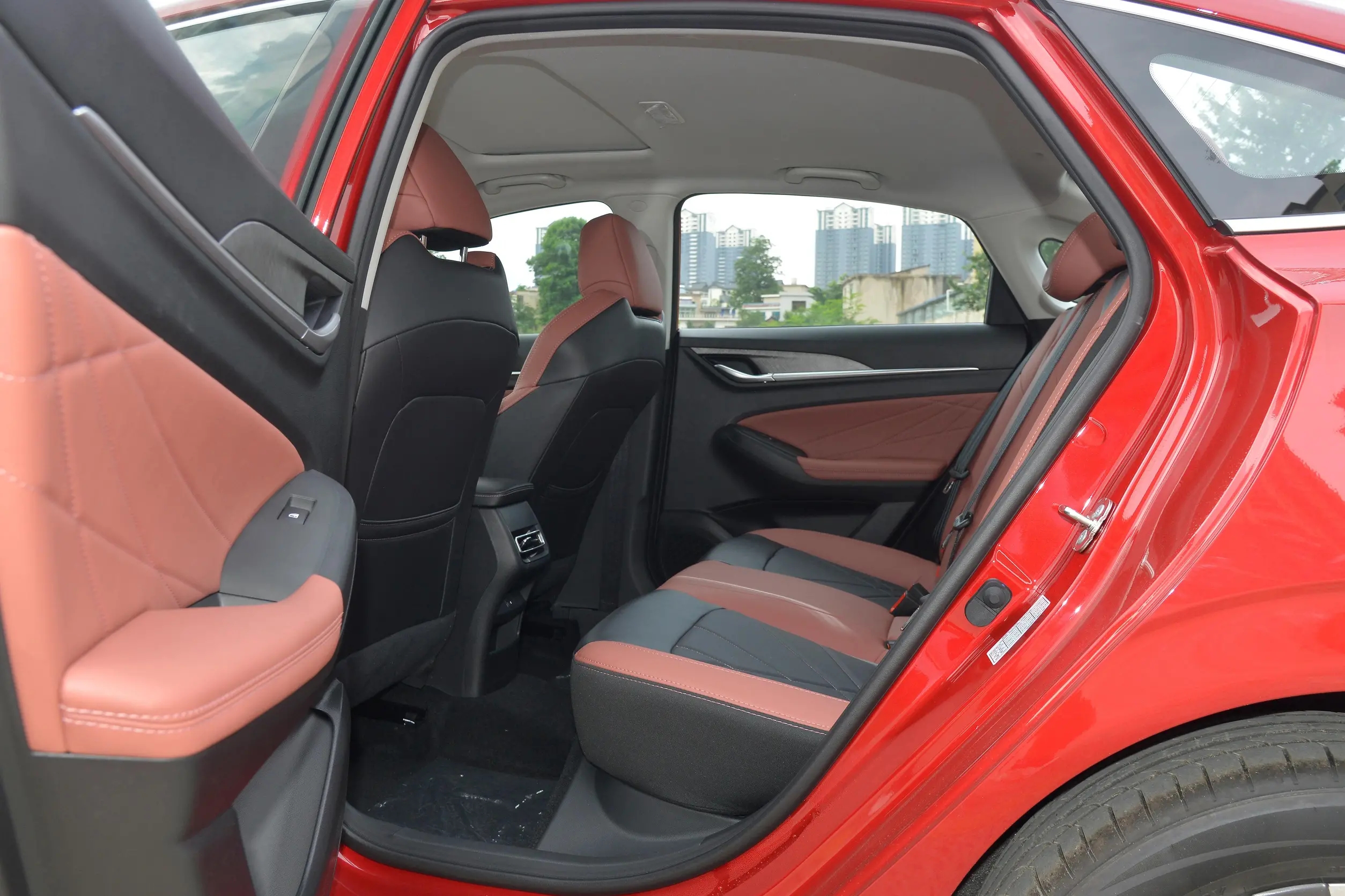 穷人必买的省心4款车国产车,四款车比较经济实用空间大还省油