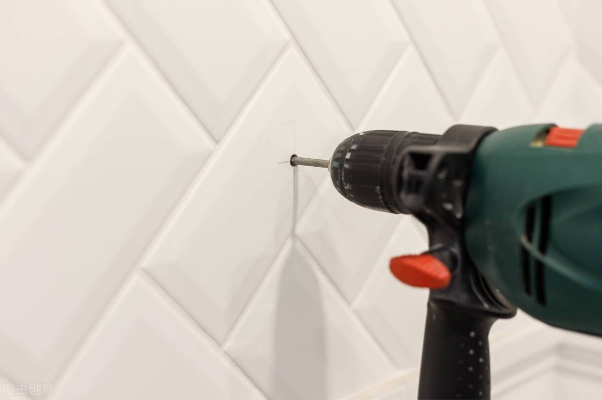 白墙脏了贴什么好,白墙脏了买什么东西解决