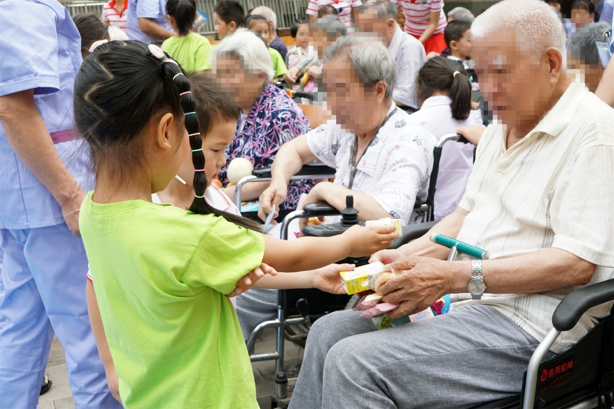父母去养老院你的看法如何,如何让父母住进养老院