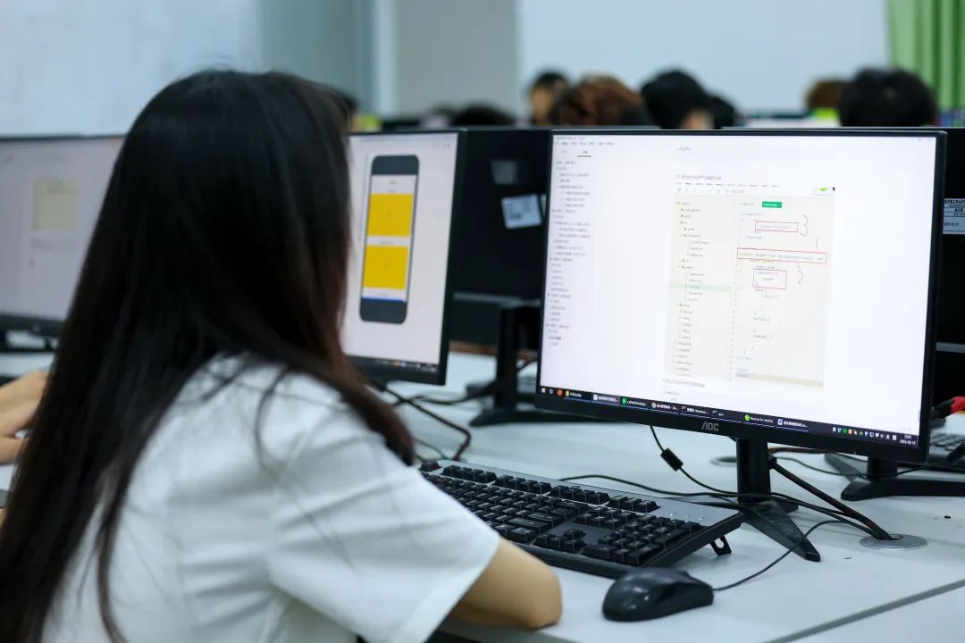 师姐带你飞！解锁这个国家级课程加持的学院有多牛！