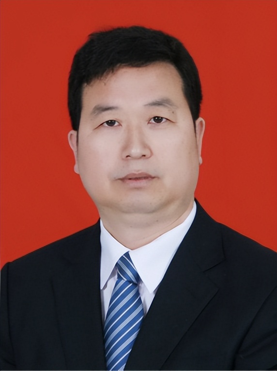 洛阳第三高级中学周位群老师被评为“省中小学德育工作先进个人”