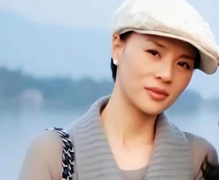 顾春芳年薪多少,顾春芳集资诈骗视频