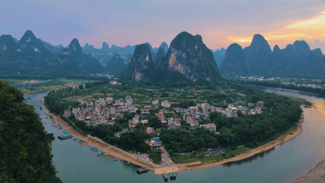 打飞的都要去坐的动车,怎么每站都这么好看