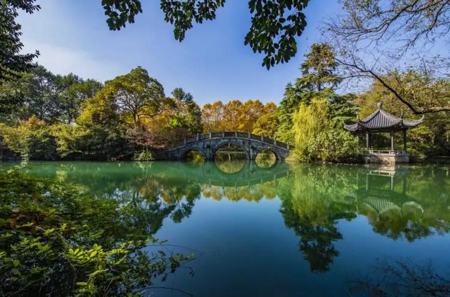 描写西湖秋天的古诗,西湖的秋天最美