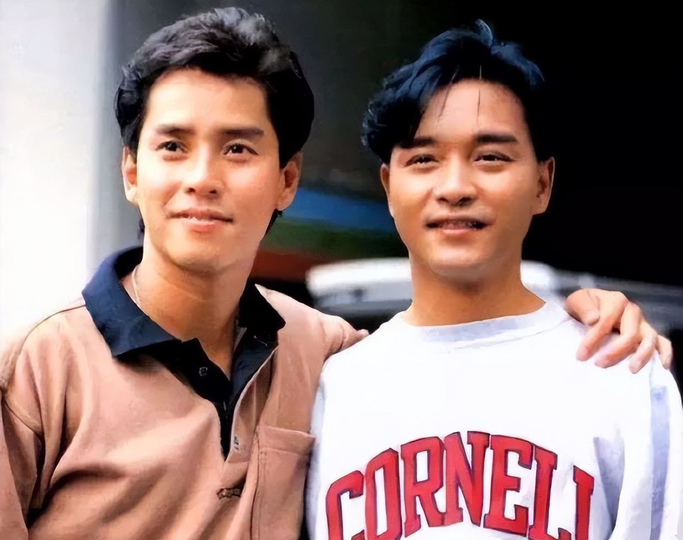 张国荣：被继母淋尿，原生家庭让他苦不堪言，46岁跳楼全身是伤