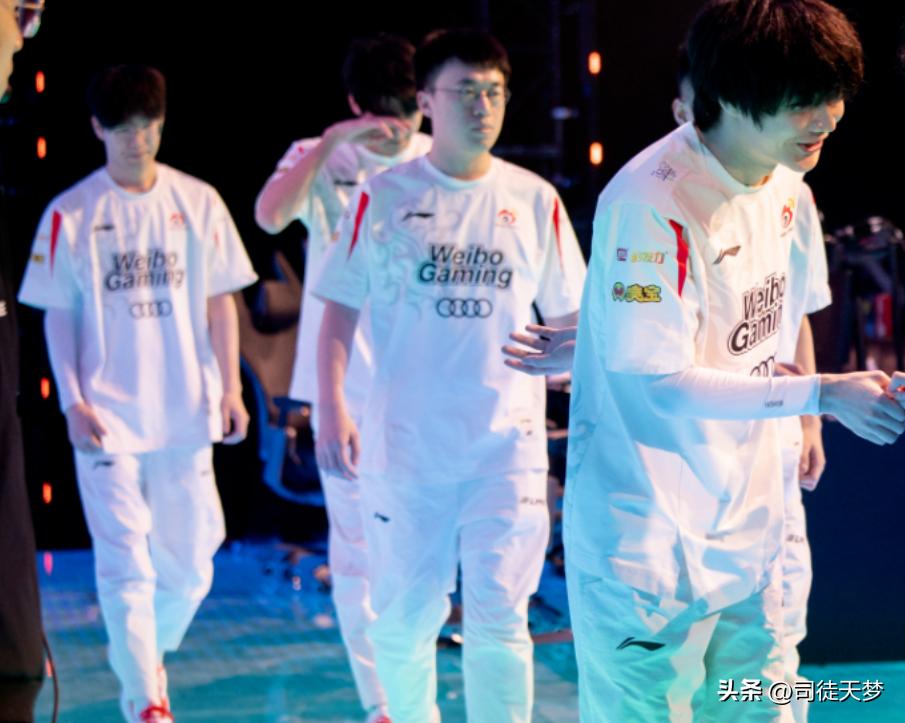 主播直播用大屏幕,主播已开启付费直播