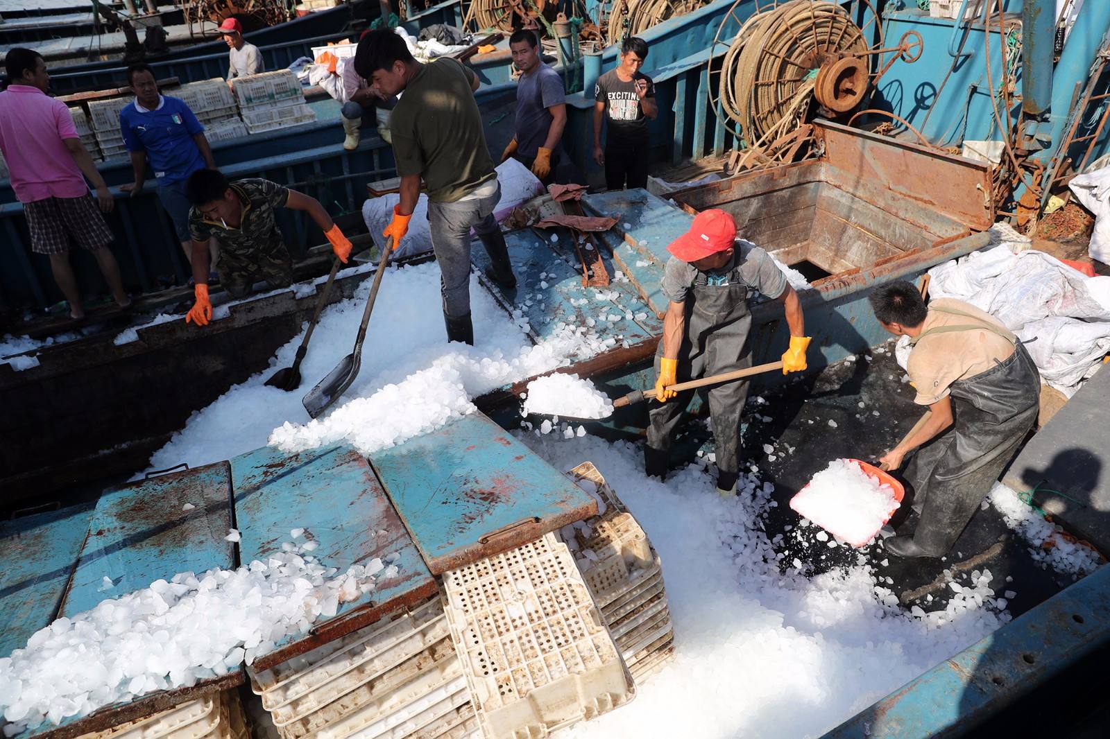 制冰厂制一块冰要多久,制冰厂怎么造冰的