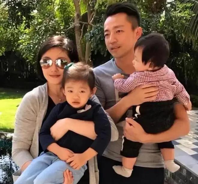 一审终结：但凡大S对具俊晔有信心，都不会强留着小菲的卡