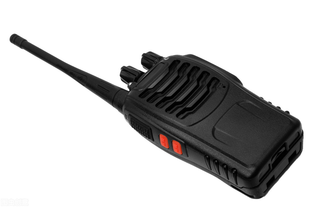 国际足联或引进对讲机，教练和球员及时通讯，越来越像实况足球