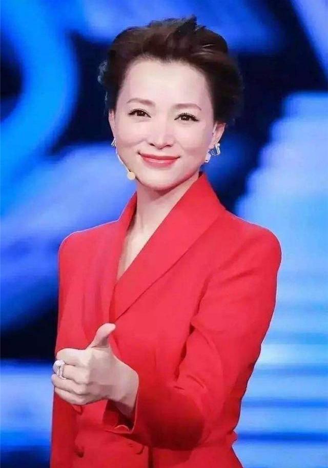 春晚主持人董卿周涛朱迅李思思,春晚主持人董卿朱迅周涛