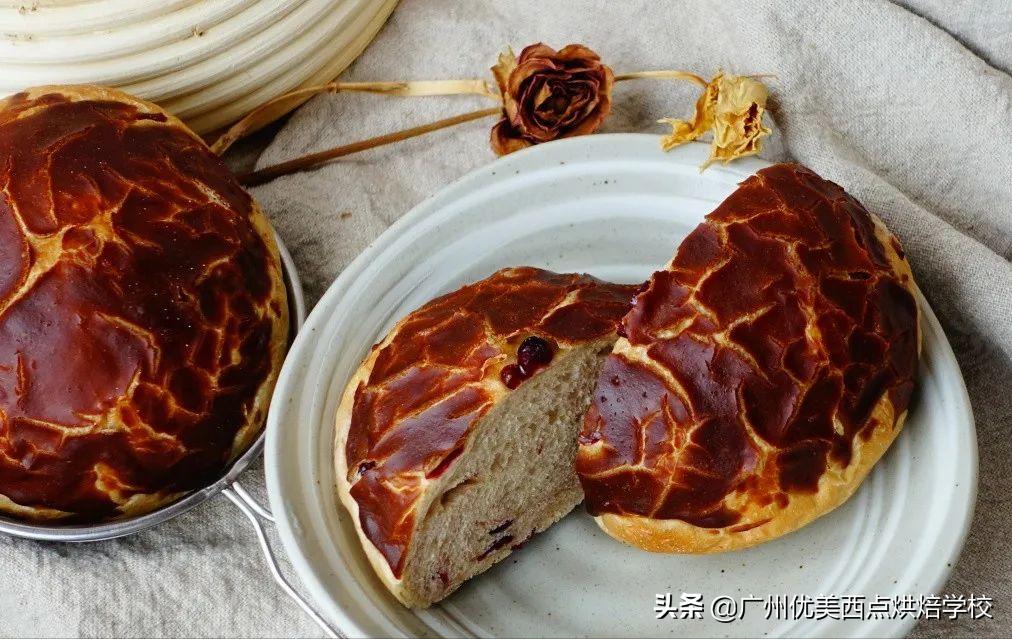 面包时间长了发硬怎么办,面包保存久变硬怎么解决