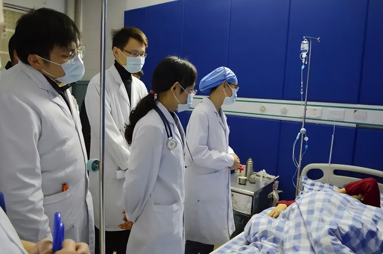 沈阳老太一人坑一座城,一人坑一城是真的吗