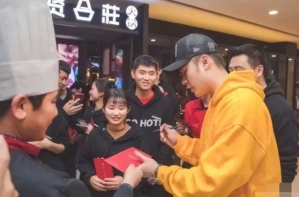 陈赫娱乐圈咖位,陈赫休闲风格