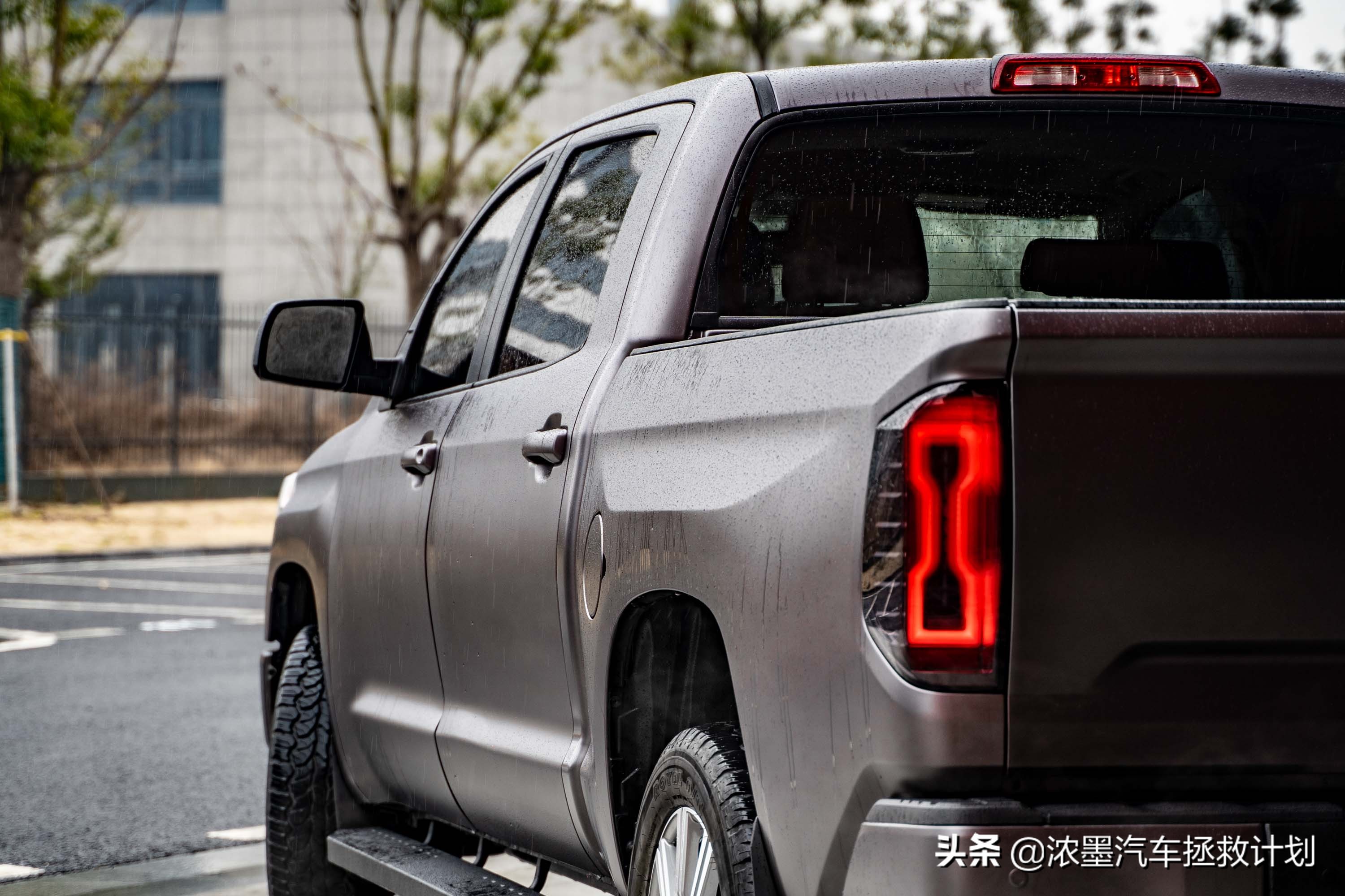 陆地碉堡｜匠心修复一台丰田坦途，完美复活后做百折不挠的攀登者