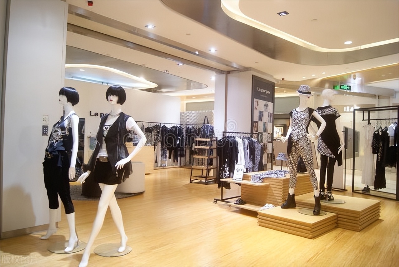 上海服装店照明设计,服装店工业风照明