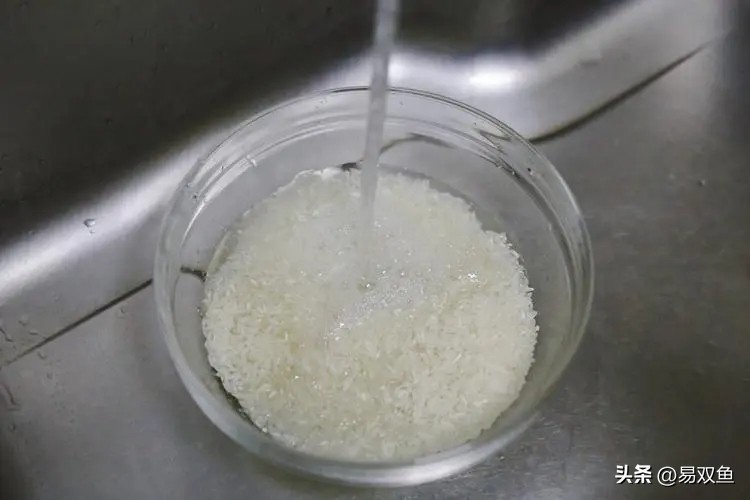 茂名美食之电白水东鸭粥，皮薄肉嫩，鲜香爽口