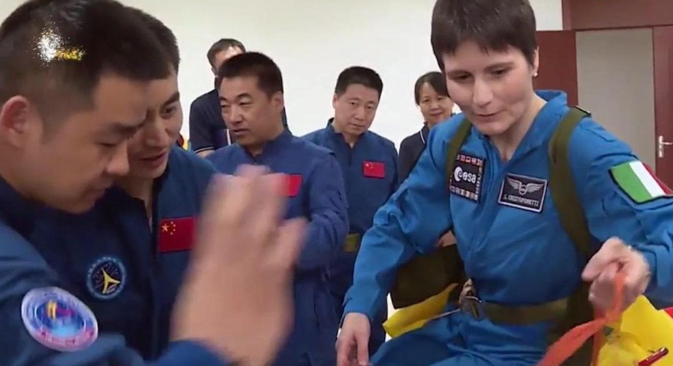 神舟十六号航天员何时进入空间站,神舟6号宇航员是第几次上太空