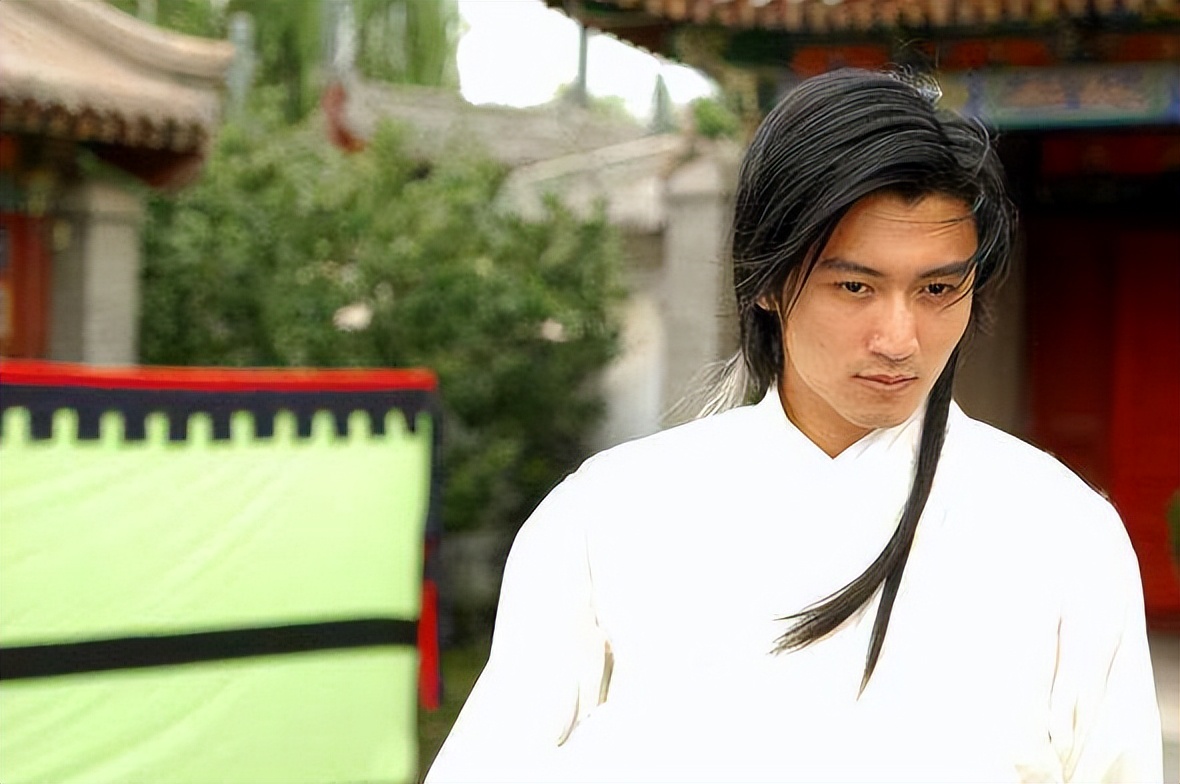 王菲和谢霆锋二人差几岁,王菲和谢霆锋以前结过婚吗