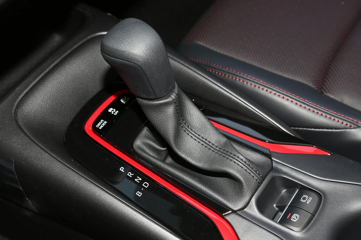 十五万左右性价比高的轿车雷凌,10-15万的车雷凌