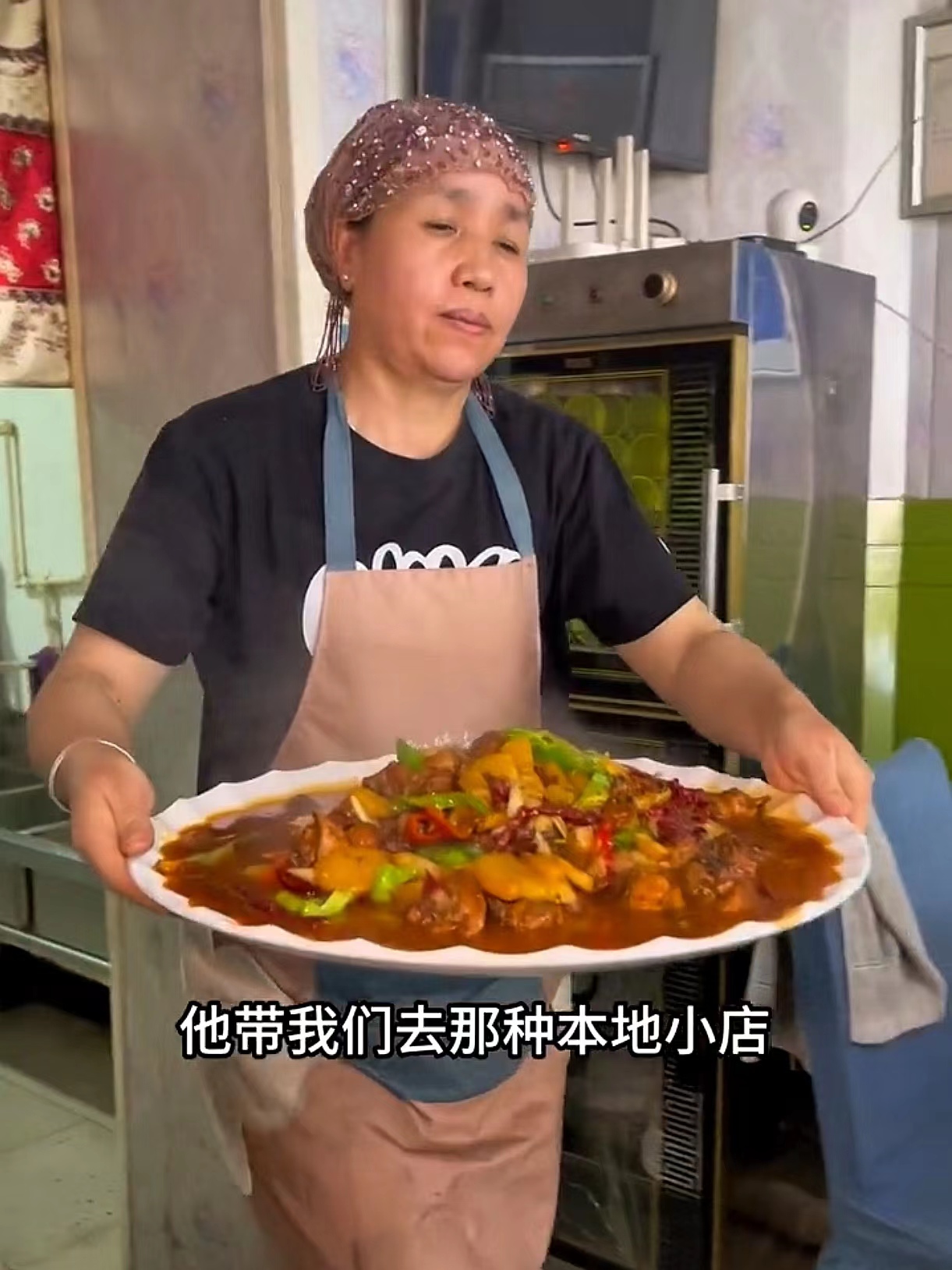 祁秦新疆导游原视频,祁秦新疆导游的独特品质