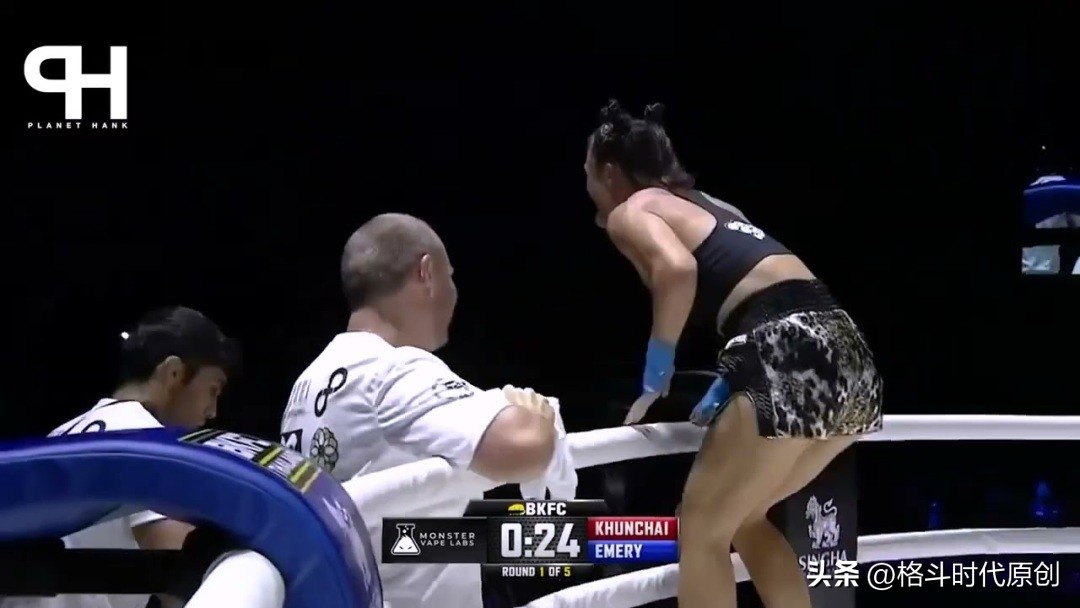 女子裸拳ko外国选手,裸拳比赛外国女拳手