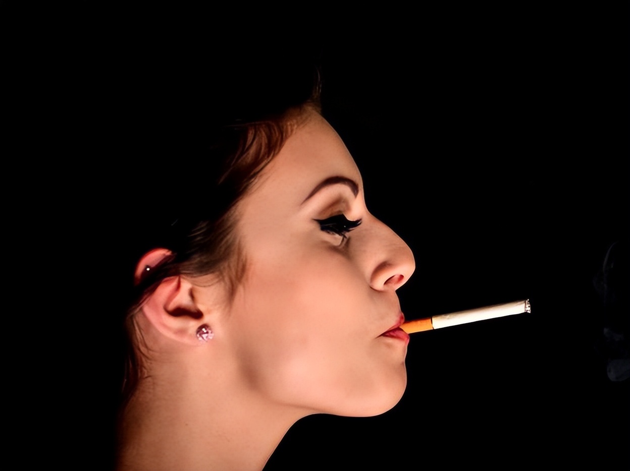 女子体检时，子宫内发现毛发及黏稠物，是怎么回事？