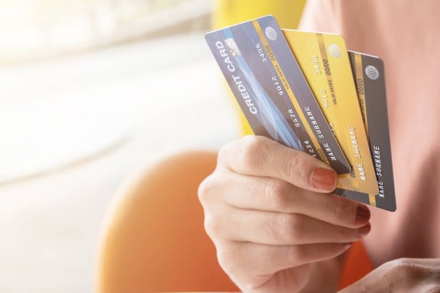 给信用卡存钱可以取出吗,给信用卡里多转的钱怎么办