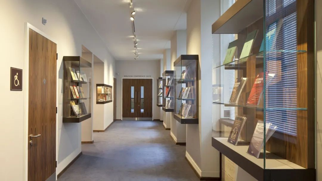 历史遗产的天然教科书｜建在百年历史保护区的学校合集