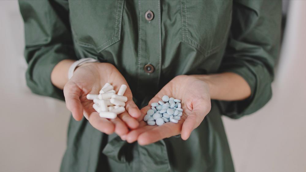 他汀类降血脂药哪种副作用最小,降血脂他汀好还是贝特类药好