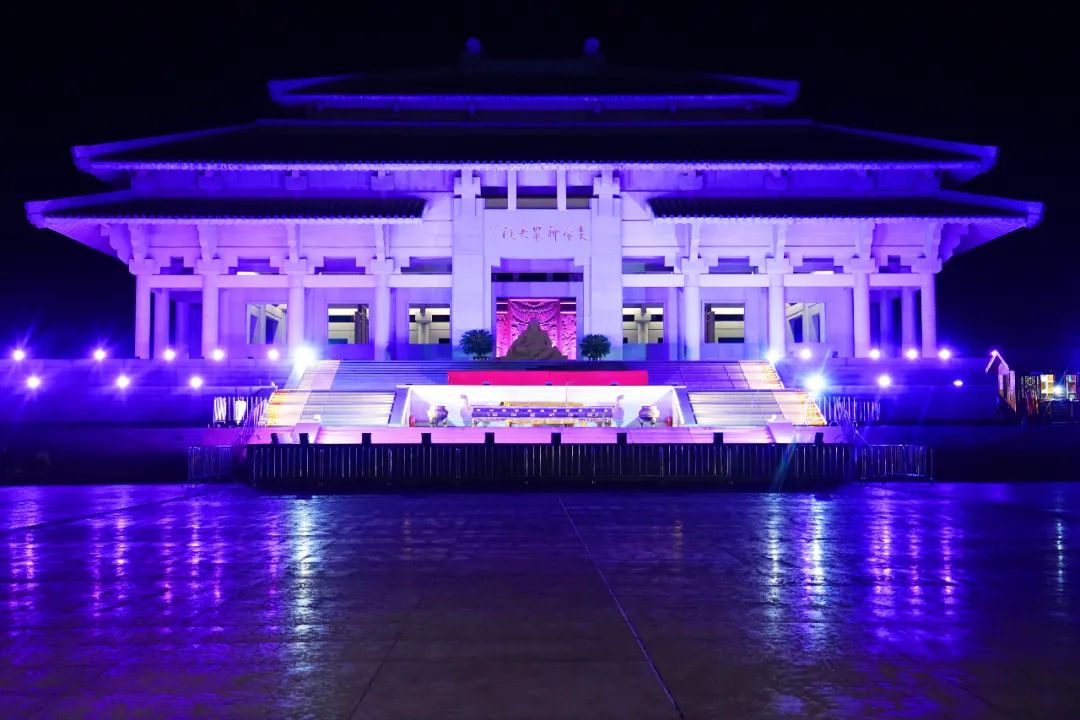 随州旅游景区夜景,随州大洪山金顶看日出