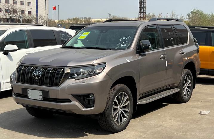 霸道普拉多和宝马x5哪个好,2.8t柴油版普拉多价格多少