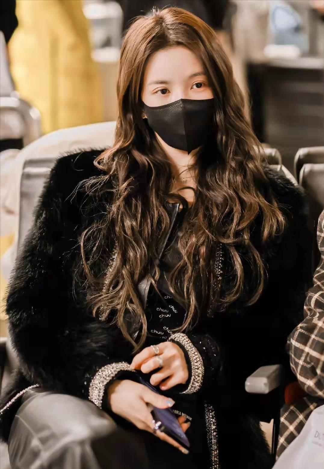 刘些宁超酷舞台,刘些宁图片酷的