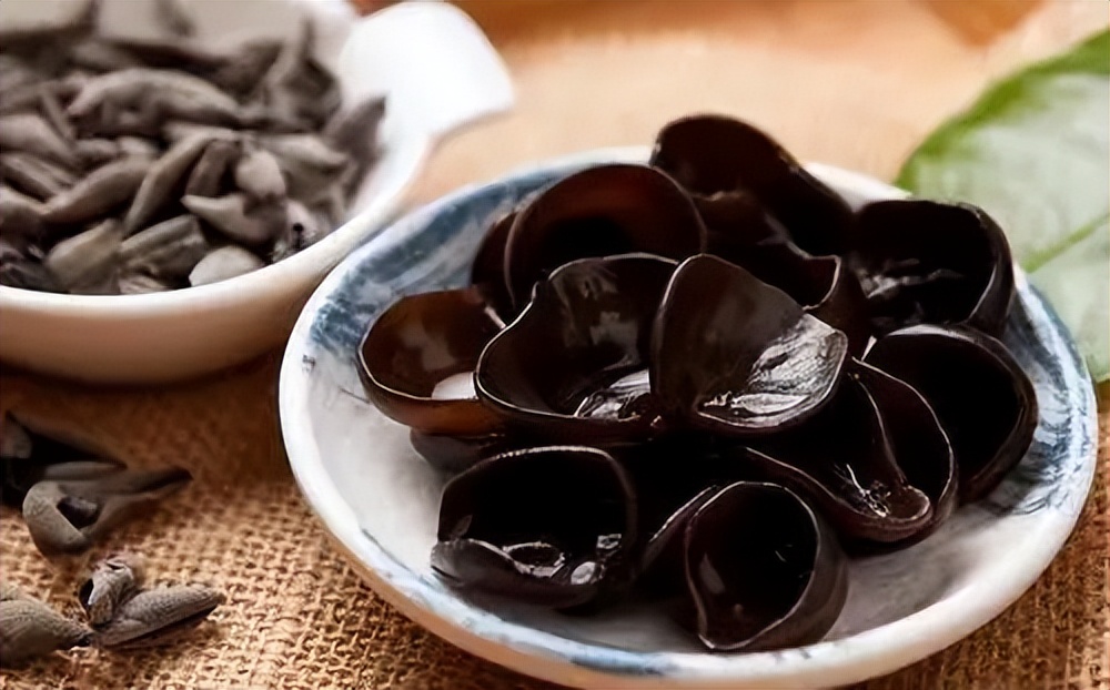 怀孕早期吃木耳了有影响吗,怀孕能不能吃木耳菜呢