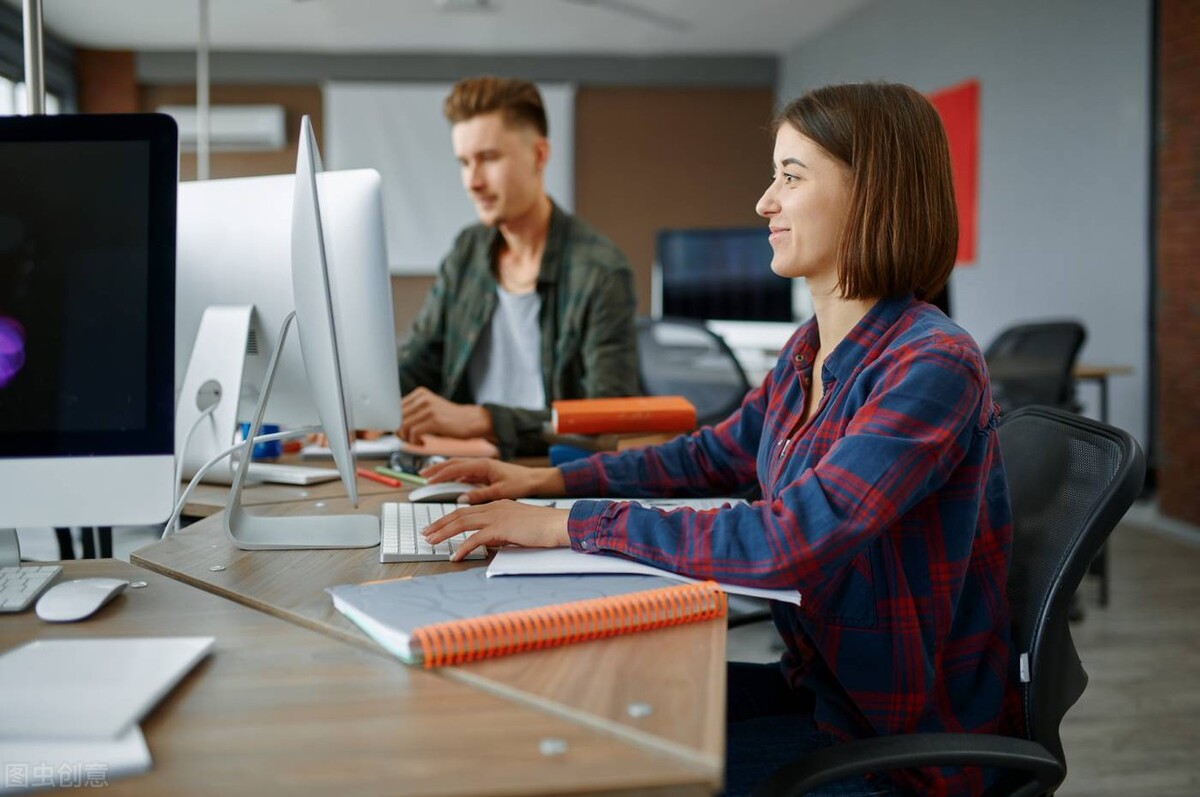 计算机科学与技术专业女生怎样,女生计算机专业适合什么工作