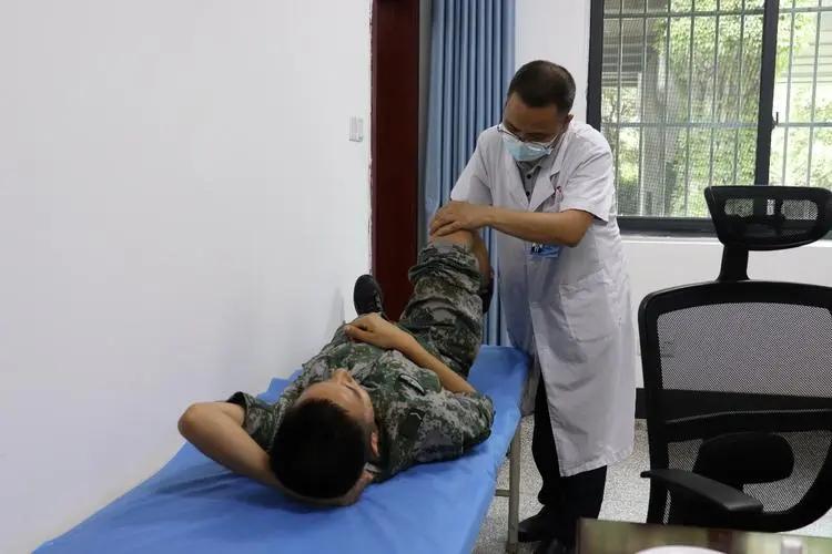 军人免费医疗政策最权威解读,军人保障卡的医疗政策