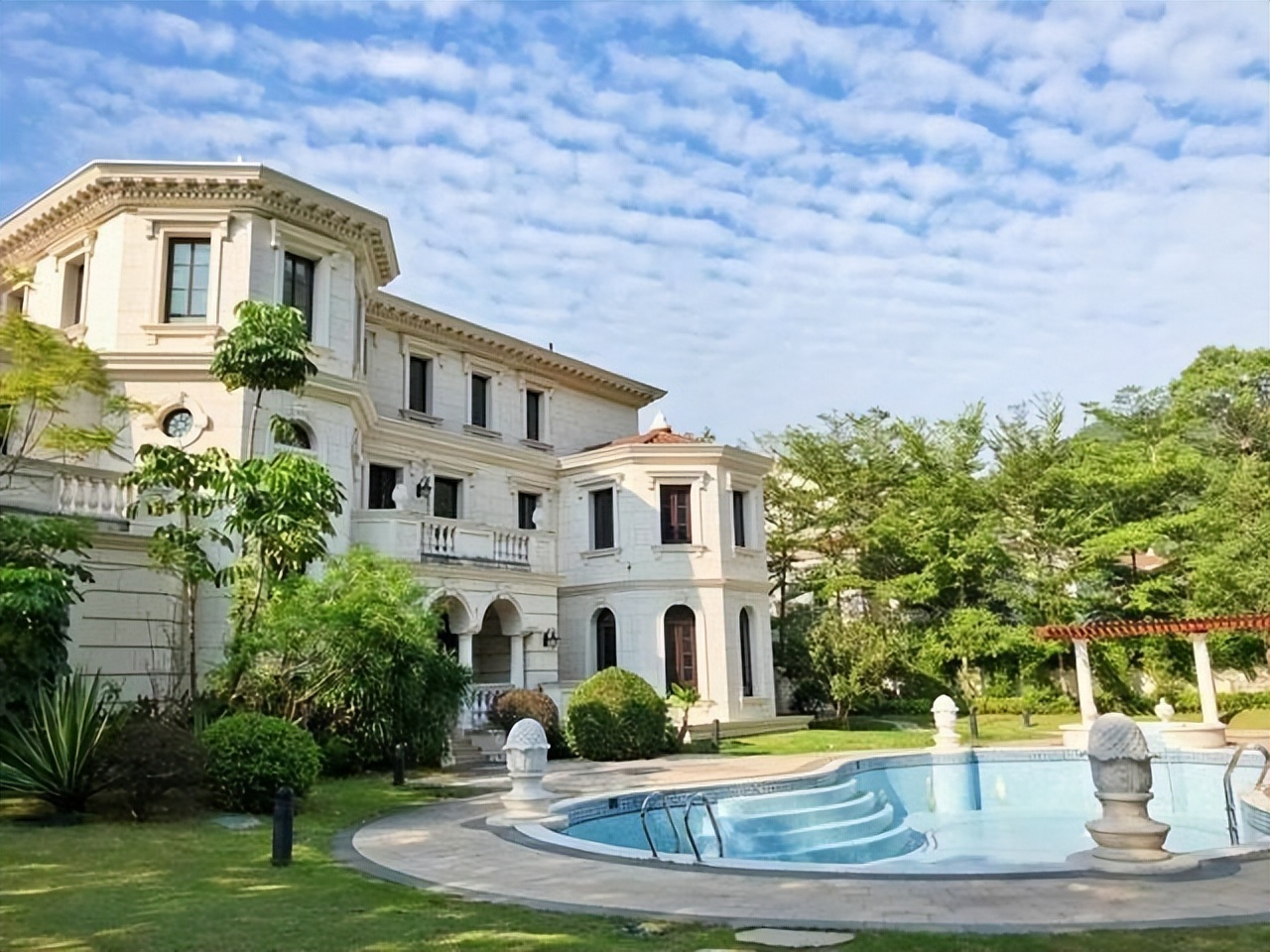 预算一个亿,上海豪宅天价装修,网友:光装修我就得连中20次彩票